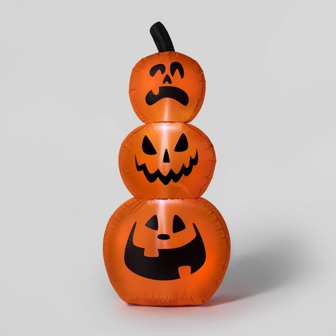 3.5\' Led Stacked Pumpkins Inflatable Halloween Decoration - Hyde ...