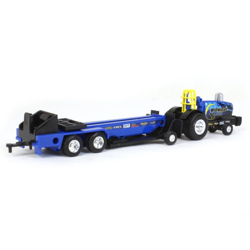 1/64 New Holland "Midnight Blue" Pulling Tractor with Pulling Sled, 37940-2, 3 of 7