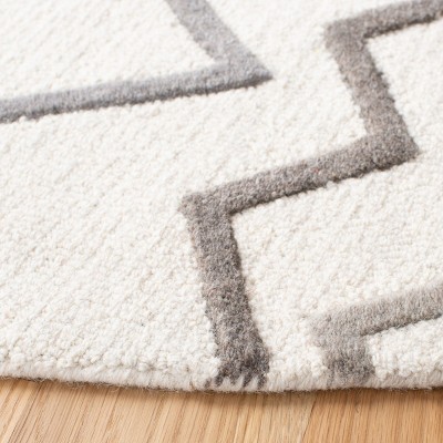 Ivory and Grey Hand-Tufted Wool 4' x 6' Area Rug