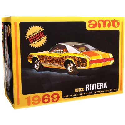 Skill 2 Model Kit 1969 Buick Riviera 1/25 Scale Model by AMT