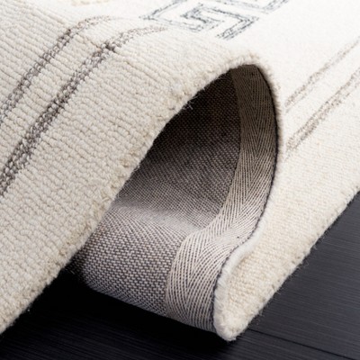 Casablanca 6' x 6' Black and Ivory Wool Tufted Shag Rug