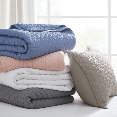 White Twin Microfiber Reversible Quilt Set with Geometric Design