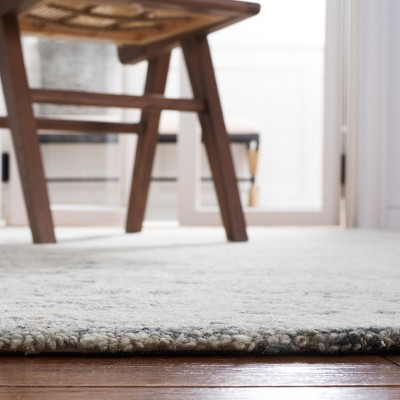 Gray and Ivory Hand-Tufted Wool 6' x 9' Area Rug