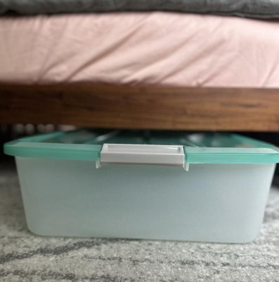 IRIS USA 40 Qt. Under Bed Plastic Storage Container with Secure Lids and  Durable Buckles, 4-Pack - Pearl, Stackable Nestable Multi-Purpose Organizer  for Clothes Shoes Duvets Bedding, Large