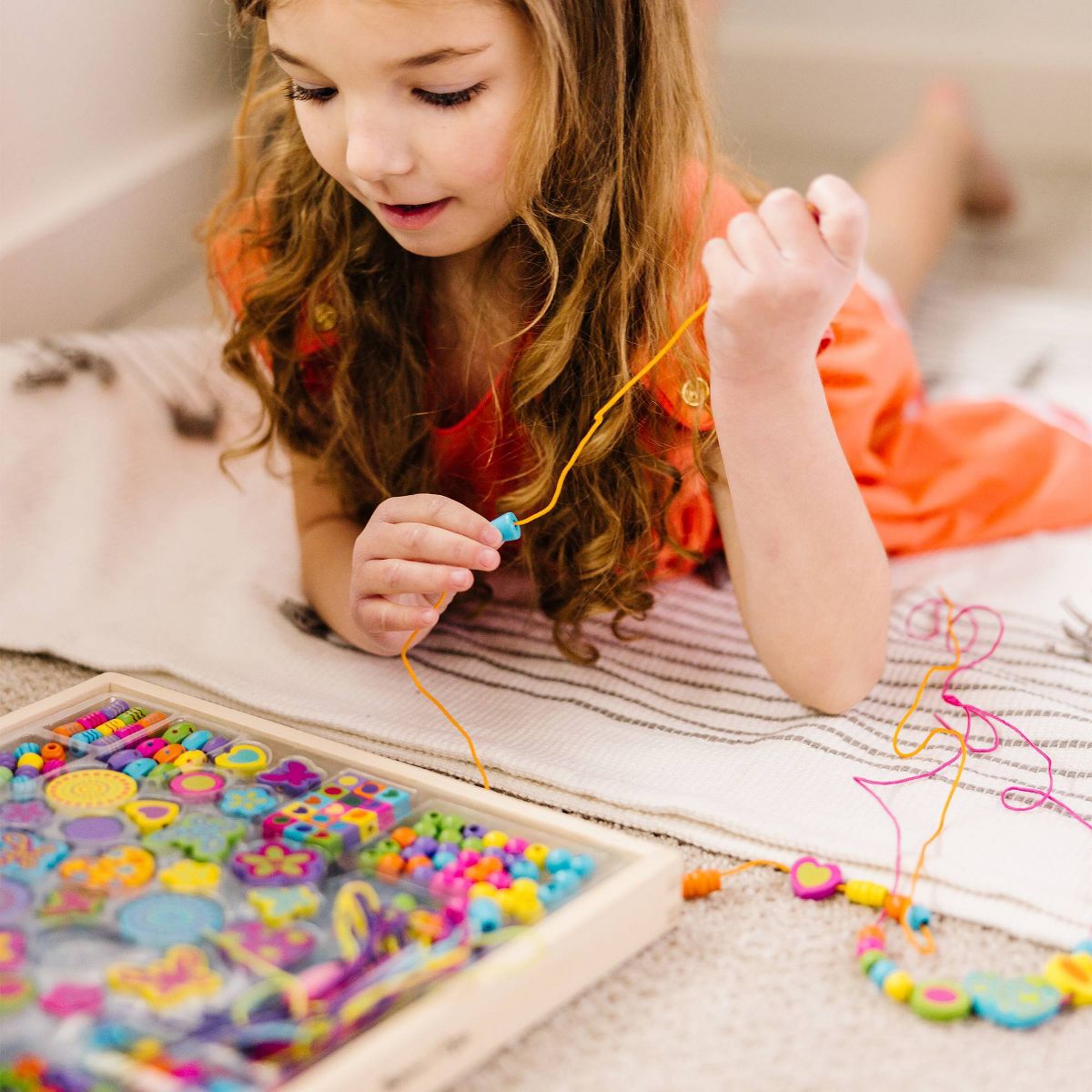 Melissa & Doug Bead Bouquet Deluxe Wooden Bead Set With 220+ Beads for Jewelry-Making: Craft Activity for Kids - thumbnail 7