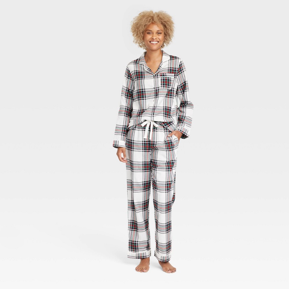 Women's Perfectly Cozy Flannel Pajama Set - Stars Above White M