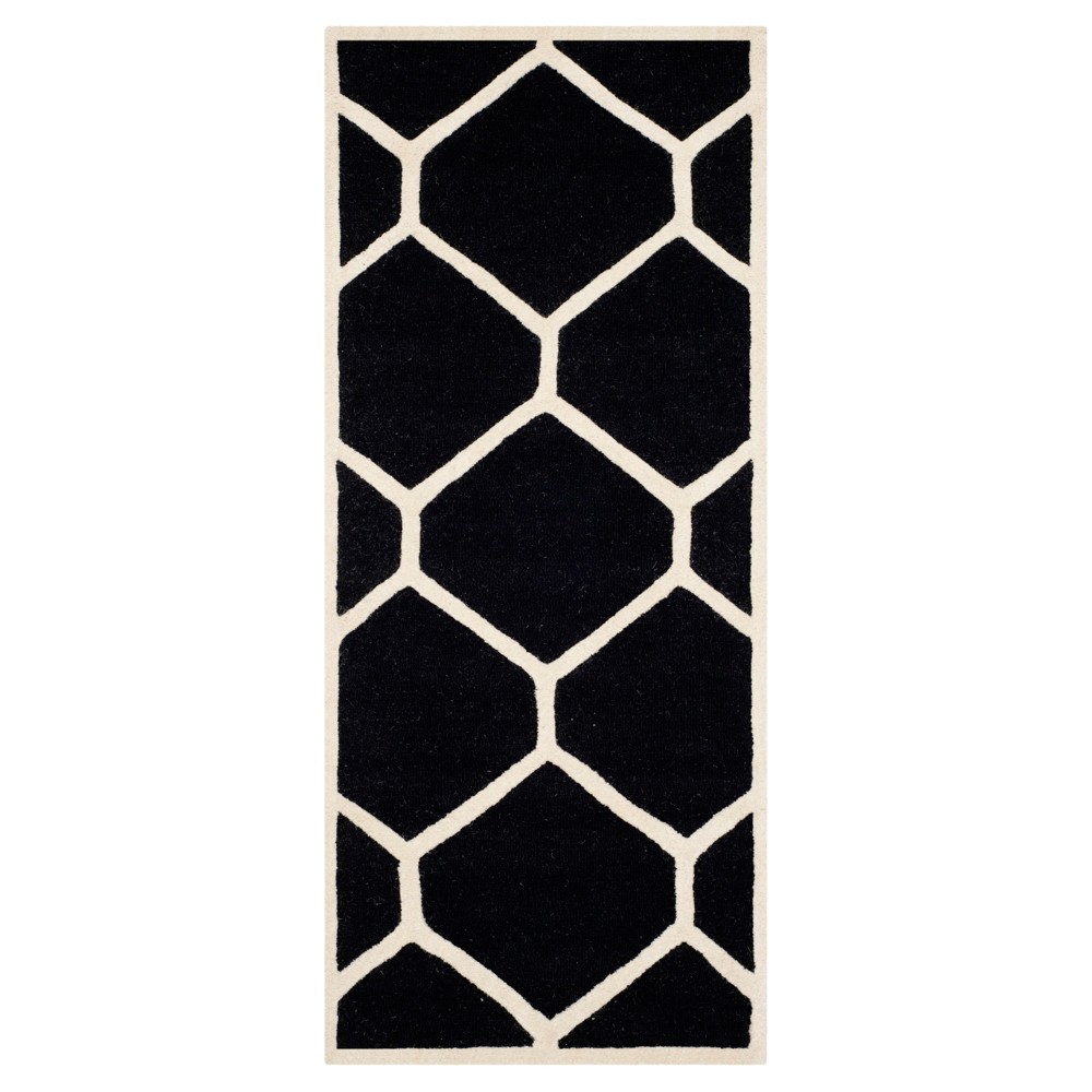 2'6inx6' Hunter Runner Black/Ivory - Safavieh