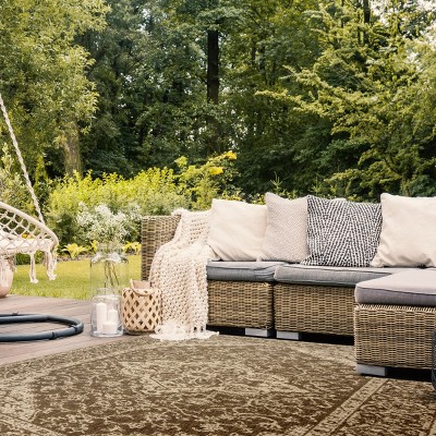 Handmade Beige/Cream Geometric Synthetic Round Rug, 54 in