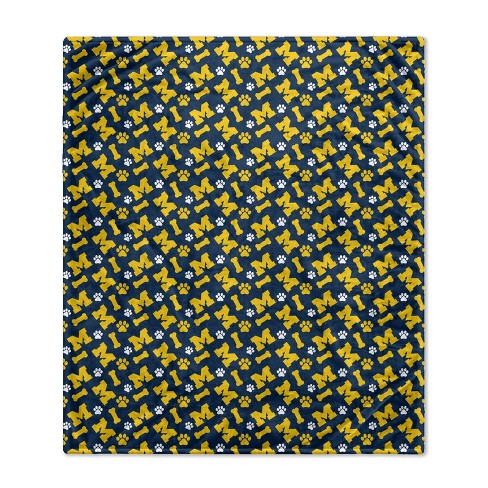 NCAA Michigan Wolverines Bones Repeat Pet Blanket - image 1 of 1