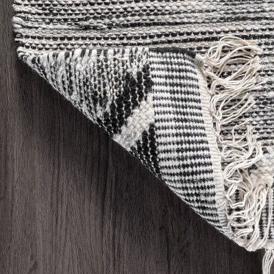 Handmade Woolen Shag Area Rug with Braided Tassels, 4' x 6', Black