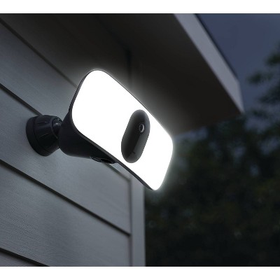 arlo pro 3 floodlight camera