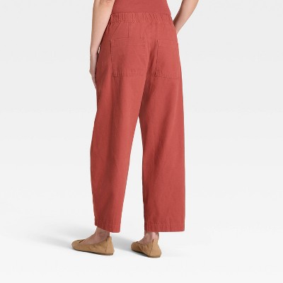Women's Mid-Rise Barrel Leg Pull-On Pants - Universal Thread