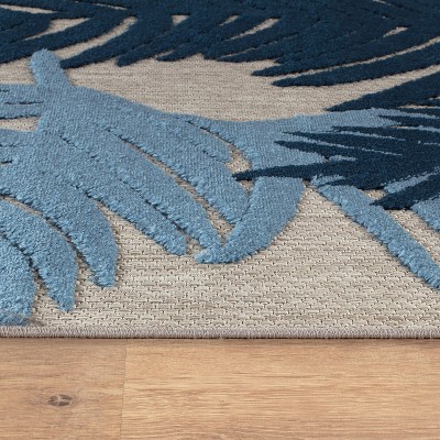 Navy and White Floral Synthetic Indoor/Outdoor Rug 5' x 7'