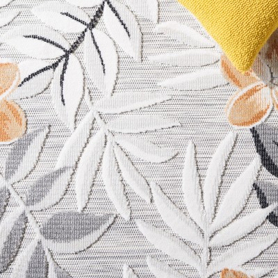 Gray Floral Synthetic Indoor/Outdoor Area Rug 6'5" x 9'6"