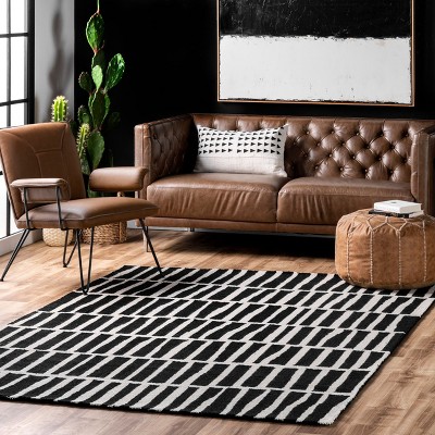 Handmade Black and Ivory Geometric Wool Area Rug, 3' x 5'
