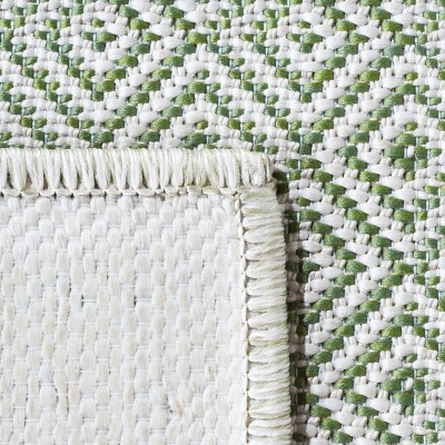 Green Geometric 4' x 6' Indoor/Outdoor Area Rug
