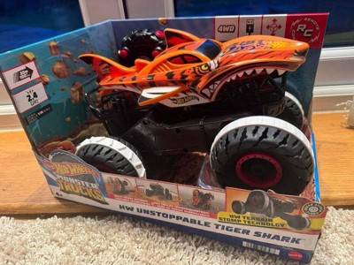 Vehículo Hot Wheels Rc Monster Trucks Tiger Shark 1:15 Color Multicolor