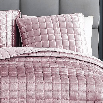 Blush Shimmer Velvet 3-Piece Queen Quilt Set