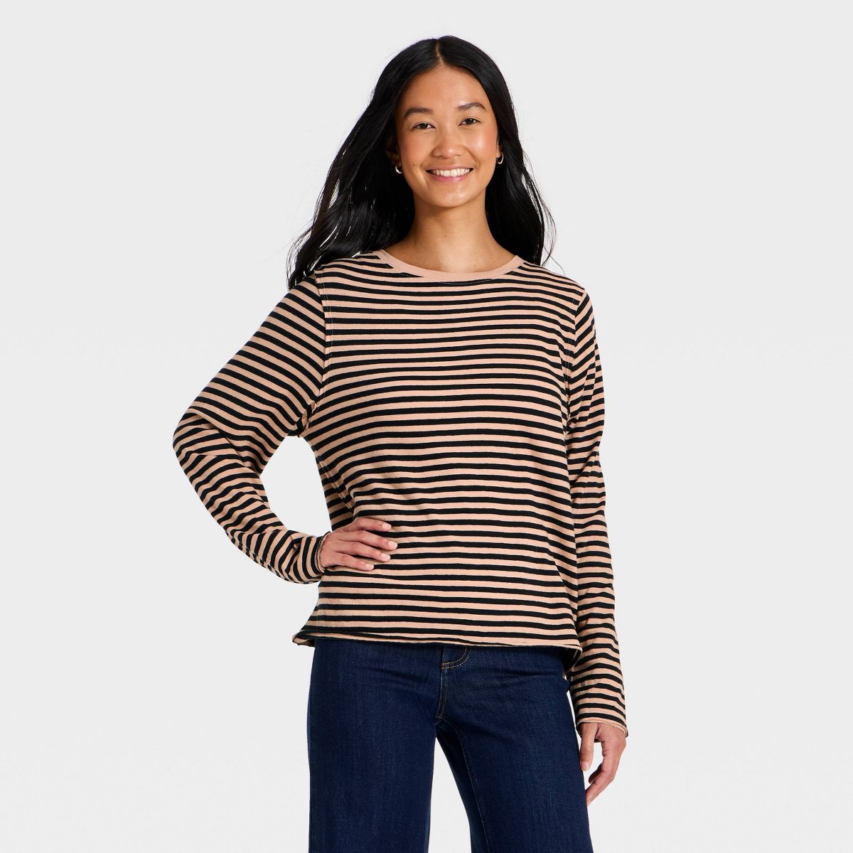 Women's Long Sleeve Boyfriend T-Shirt - Universal Thread™