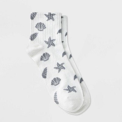 Women's Seashells Ribbed Ankle Socks - Ivory/Gray 4-10: Lightweight Recycled Polyester, Banded Cuff