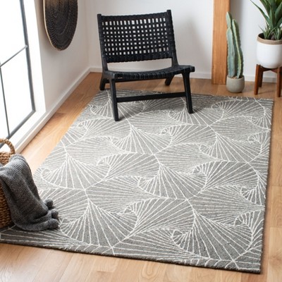 Grey and Ivory Hand-Tufted Wool Geometric Area Rug 4' x 6'