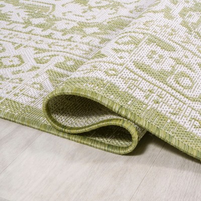 Sinjuri Green/Cream Medallion 4' x 6' Reversible Indoor/Outdoor Rug