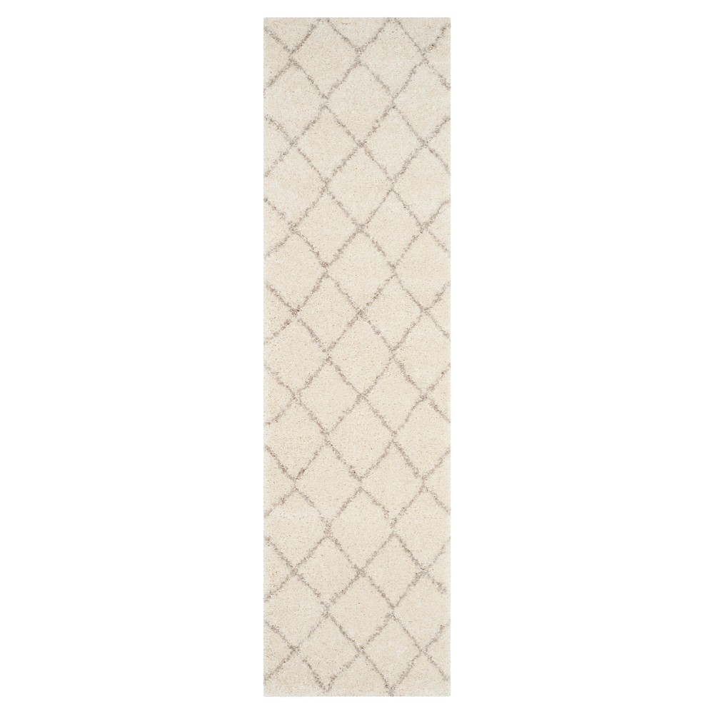 2'3inx8' Runner Wildomar Crosshatch Loomed Ivory/Beige - Safavieh