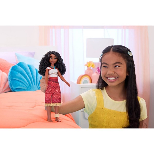Muñeca Disney Moana 2 Moana de 10" con accesorios y atuendo removible 3