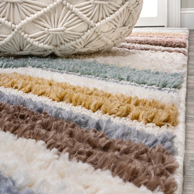 Mid-Century Ivory Chevron Reversible Synthetic Area Rug