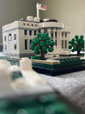 LEGO Â® Architecture White House with White House Gift Shop, Est. 1946 Gold  Seal on Box