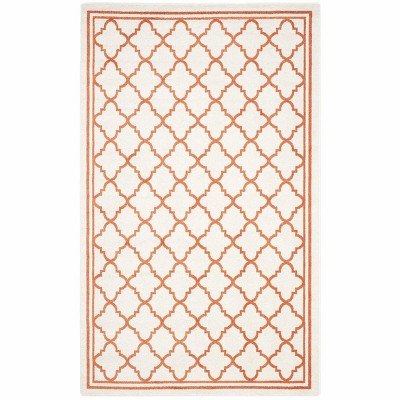 beige/orange