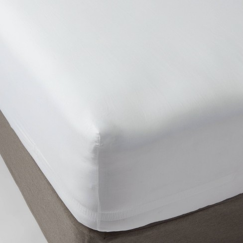 King 300 Thread Count Ultra Soft Fitted Sheet White - Threshold