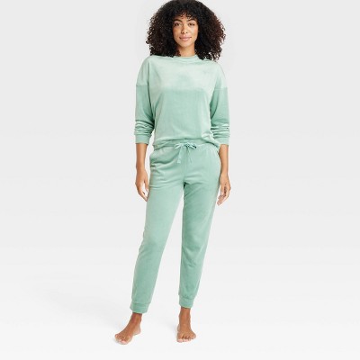 Women's Minky Fleece Pullover Top and Joggers Pajama Set - Auden™, 1 of 9