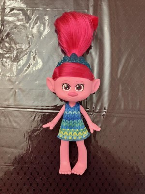 Mattel ​DreamWorks Trolls Band Together Toys, Best of Friends Pack with 5  Small Dolls & 2 Character Figures, Includes Queen Poppy Doll (