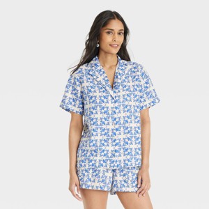 Women's Short Sleeve Collared Linen Button-Down Shirt - Universal Thread™ - 1 of 3