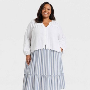 Women's Long Sleeve Scalloped V-Neck Button-Up Blouse - Universal