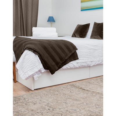 Soothing Ivory Synthetic 2'2" x 6' Indoor Runner Rug