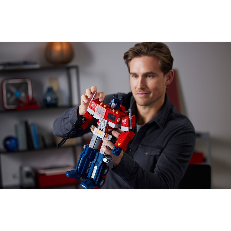 LEGO Icons Optimus Prime, Transformers Robot Model Set 10302, 4 of 8
