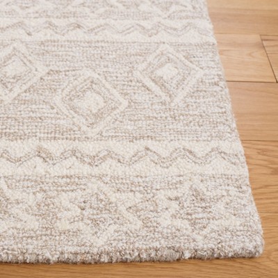 Handmade Beige and Ivory Tufted Wool Rug 2'3" x 9'