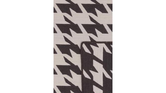 5&#39;X8&#39; Houndstooth Area Rug Purple - Linon, 5 of 7, play video