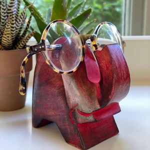 Slickblue Charming Red Elephant Eyeglass Holder – Hand-Carved from Sheesham Wood, Perfect for Eyewear Storage - 1 of 4