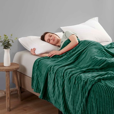Emerald Green Plush Fleece Throw Blanket, 50 x 60 Inches