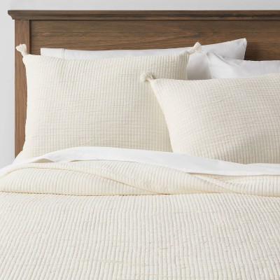 Cream Cotton-Blend Double Cloth Quilt Sham with Tasseled Corners