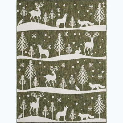 Green and Ivory Synthetic Outdoor Holiday 5' x 7' Area Rug