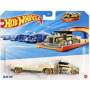 Hot Wheels Bloc Aid Track Fleet 2026 : Target