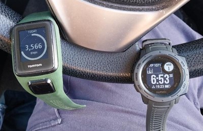  Garmin Instinct, Rugged Outdoor Watch with GPS, Features  Glonass and Galileo, Heart Rate Monitoring and 3-Axis Compass, Graphite :  Electronics