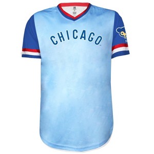 MLB Chicago Cubs Men's V-Neck Pullover T-Shirt - 1 of 2