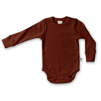 Image of goumikids baby rib knit organic cotton long-sleeve bodysuit - redwood 6-12m