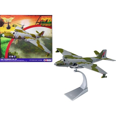 GAF Canberra Mk.20 Bomber Aircraft Vietnam War 1969 Royal Australian Air Force The Aviation Archive 1/72 Diecast Model by Corgi