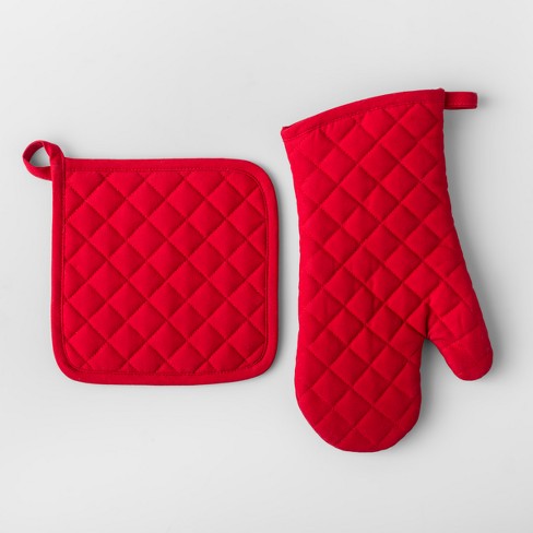 oven mitts and hot pads